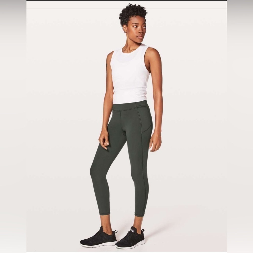 Lululemon Final Lap Crop *23"
Evergreen Size 4